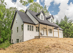 2075 N Russell Road-website