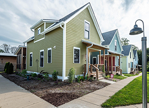 1304 E Short Street-website